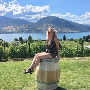 Meet your Posher, Vanessa